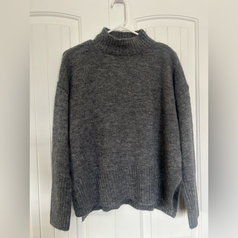 Pacas Charcoal Mock Turtleneck Sweater NWT Women’s L